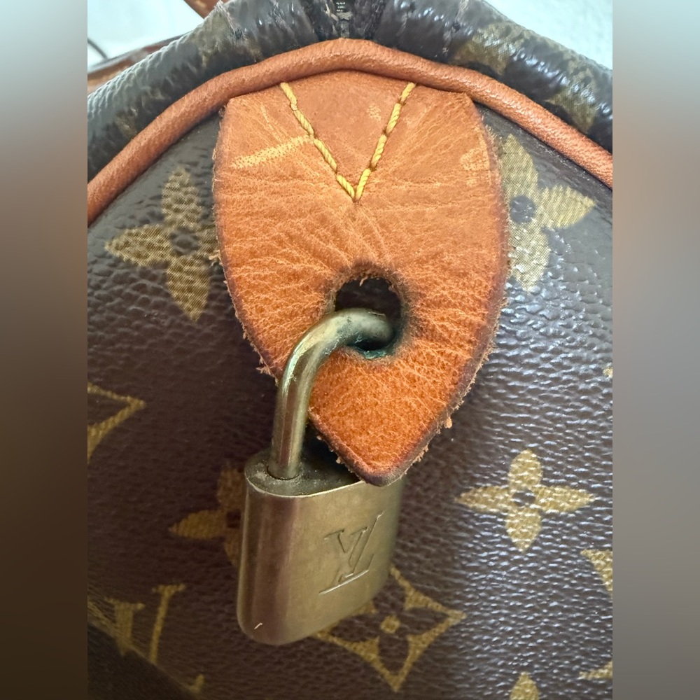 LOUIS VUITTON Monogram Speedy Handbag AUTHENTIC - Picture 6 of 11